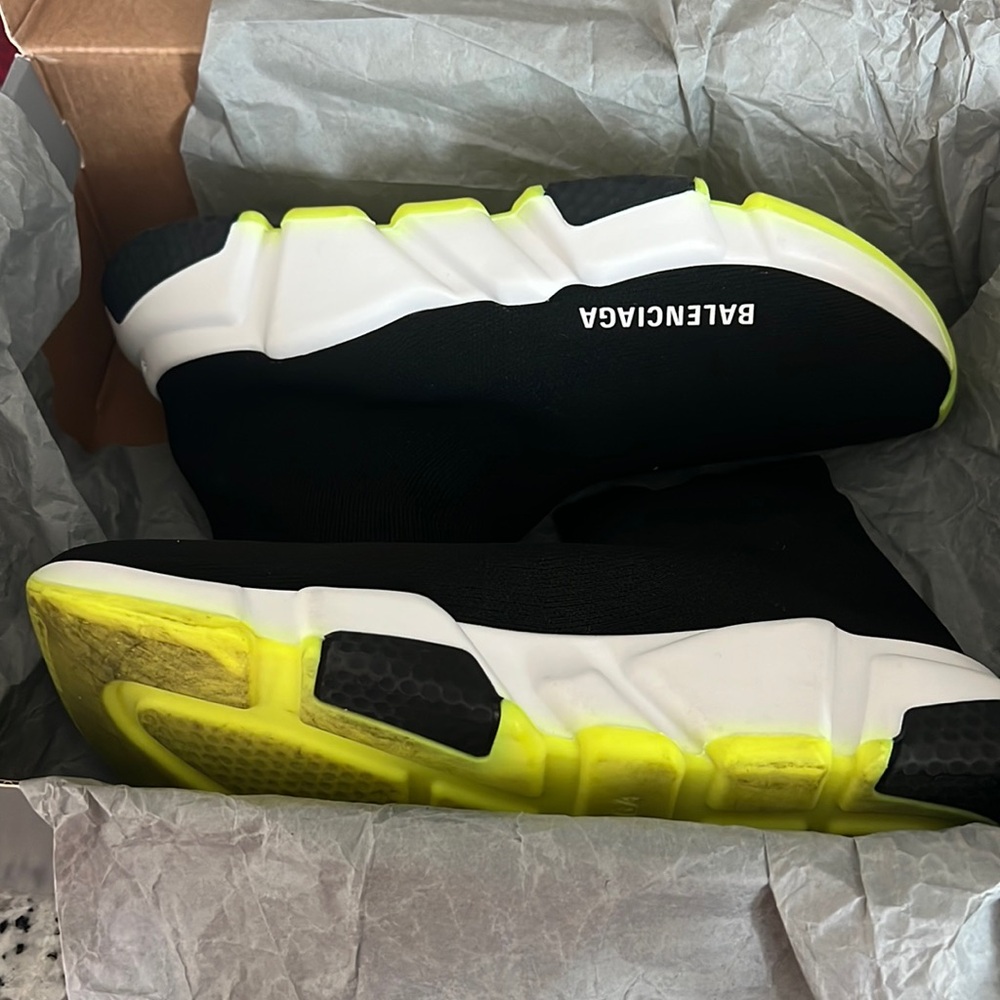 Women tennis shoes